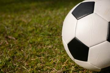 莱万与巴萨合同谈判停滞，今夏离队在即｜PA凯发首页（配图示意）